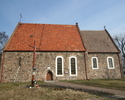 Zdjęcie przedstawia kościół od strony wejściowej.                                                                                                                                                       
