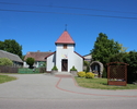 Na zdjęciu widać Kościół filialny w Piaskach.                                                                                                                                                           