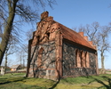 Zdjęcie przedstawia ścianę boczną oraz tył kościoła.                                                                                                                                                    