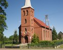 Na zdjęciu widać bryłę kościoła pw. Św. Krzyża w Drzonowie wraz z dzwnonnicą.                                                                                                                           