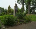 Zdjęcie przedstawia pomnik "Wszystkim niewinnym ofiarom wojen XX wieku" w Dobiesławiu.                                                                                                                  