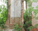 Zdjęcie przedstawia pałac w Dobropolu. Na pierwszym planie widać wnętrze ruin pałacu.                                                                                                                   
