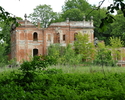 Zdjęcie przedstawia ruinę pałacu w Sarniku                                                                                                                                                              