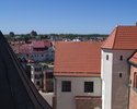 Zdjęcie przedstawia widok z wieży darłowskiego zamku na miasto.                                                                                                                                         