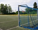 Zdjęcie przedstawia boisko do piłki nożnej znajdujące się na terenie orlika w Karnicach                                                                                                                 