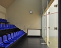 Zdjęcie przedstawia widok na wejścia do sali służącej do gry w Squasha w Mrzeżyńskim Centrum Sportu                                                                                                     