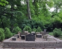 Zdjęcie przedstawia widok na Cmentarz przykościelny w Trzygłowie                                                                                                                                        