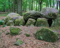 Zdjęcie przedstawia megality w Borkowie.                                                                                                                                                                