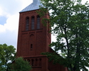 Zdjęcie przedstawia kościół pw. Matki Boskiej Pocieszenia we Wrześnicy od strony zachodniej.                                                                                                            
