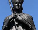 Zdjęcie przedstawia popiersie figury biskupa Erazma Manteuffela przy kościele PW NMP w Połczynie-Zdroju.                                                                                                