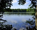 Zdjęcie przedstawia Jezioro Ostrowieckie                                                                                                                                                                