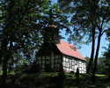 Zdjęcie przedstawia kościół filialny pw. św. Antoniego w Starym Worowie.                                                                                                                                