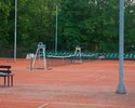 Widok przedstawia Centrum Rekreacyjno-Sportowe Choszczno - korty tenisowe.                                                                                                                              