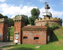 Zdjęcie przedstawia  Fort Anioła w Swinoujściu.                                                                                                                                                         