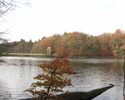 Zdjęcie przedstawia widok na jezioro                                                                                                                                                                    