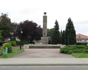 Zdjęcie przedstawia Pomnik Ofiar Faszyzmu i Bolszewizmu w Złocieńcu.                                                                                                                                    