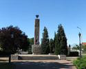 Zdjęcie przedstawia Pomnik Ofiar Faszyzmu i Bolszewizmu w Złocieńcu.                                                                                                                                    