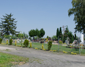 Widok na cmentarz od strony drogi.                                                                                                                                                                      