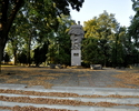 Zdjęcie przedstawia Pomnik Braterstwa Broni                                                                                                                                                             