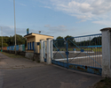 Zdjęcie przedstawia wejście na stadion Arkonii, widok od ul. Arkońskiej.                                                                                                                                