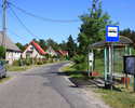 Zdjęcie przedstawia ulicę we wsi Drogoradz.                                                                                                                                                             