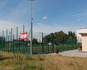 Zdjęcie przedstawia boisko do piłki nożnej na orliku, widok od strony ulicy Dobrzańskiej.                                                                                                               