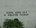 Widok przedstawia Zespół Szkół Nr 2 im. Noblistów Polskich.                                                                                                                                             