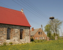 Na zdjęciu widnieje cmentarz przykościelny w Łukowicach.                                                                                                                                                