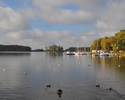 Zdjęcie przedstawia jedno z jezior na Pojezierzu Myśliborskim.                                                                                                                                          