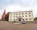 Na zdjęciu widać budynek Straży Miejskiej w Bobolicach od strony wejścia.                                                                                                                               