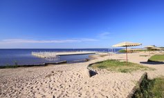 A guarded beach in Trzebież